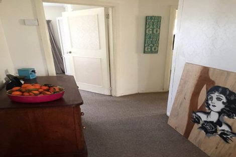 Photo of property in 74 Clarence Road, Northcote Point, Auckland, 0627