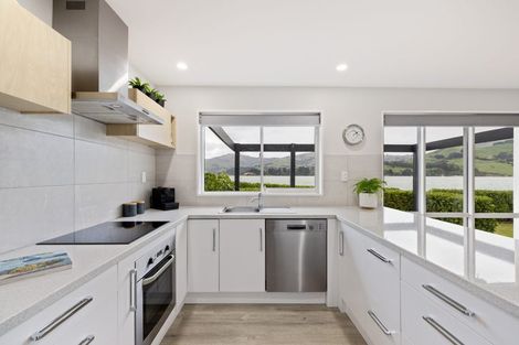 Photo of property in 2 Haywards Lane, Duvauchelle, 7581