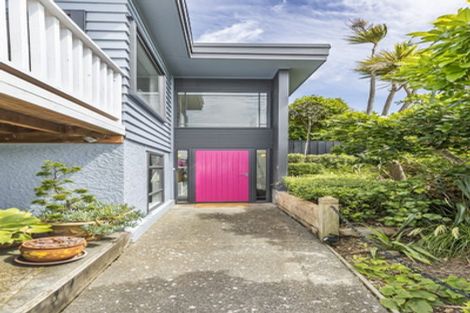 Photo of property in 22 Tai Paku Paku Road, Karaka Bays, Wellington, 6022