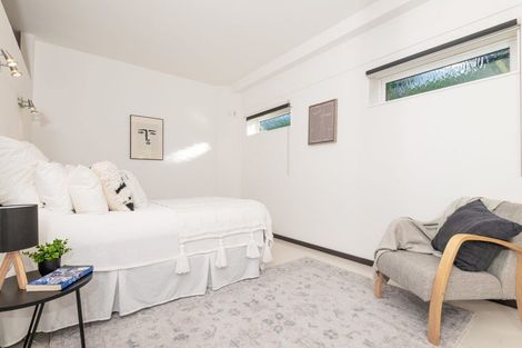 Photo of property in 41a Tamworth Crescent, Newlands, Wellington, 6037
