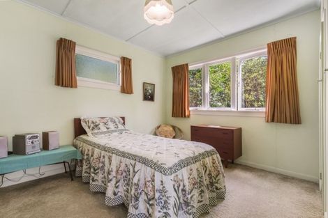 Photo of property in 8 Park Rise, Campbells Bay, Auckland, 0630