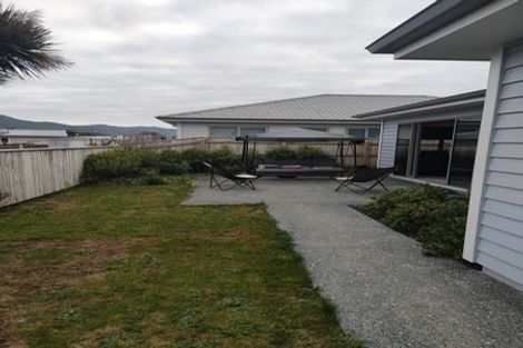 Photo of property in 5 Henrietta Maxwell Grove, Wainuiomata, Lower Hutt, 5014