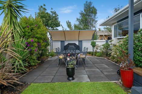 Photo of property in 33 Heta Road, Highlands Park, New Plymouth, 4312