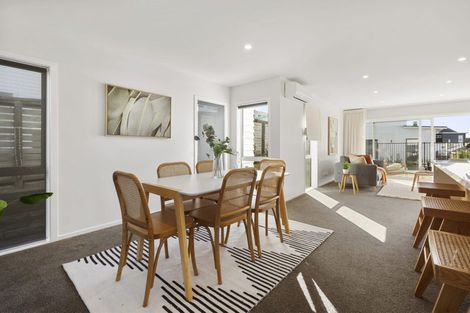 Photo of property in 12 Promontory Crescent, Newlands, Wellington, 6037