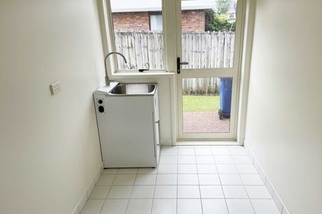 Photo of property in 19 San Bernadino Drive, Henderson, Auckland, 0612