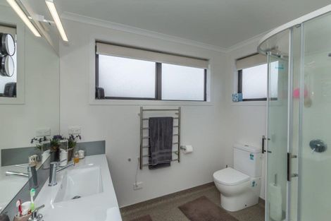 Photo of property in 126 Gladstone Road, Levin, 5571