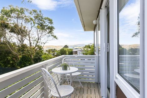 Photo of property in 15f1 Bloomsbury Grove, Newlands, Wellington, 6037