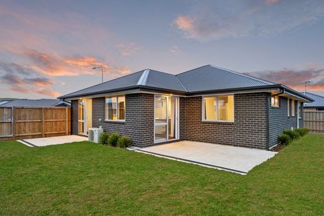 Photo of property in 34 Hilton Drive, Amberley, 7410