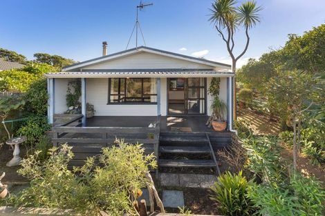 Photo of property in 4 Moana Street, Otaki Beach, Otaki, 5512