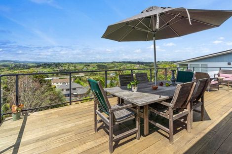 Photo of property in 137 Sandspit Road, Shelly Park, Auckland, 2014