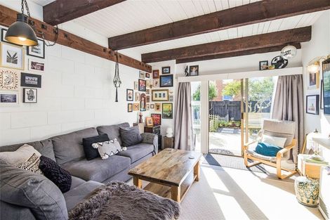 Photo of property in 20f5 Frankmoore Avenue, Johnsonville, Wellington, 6037