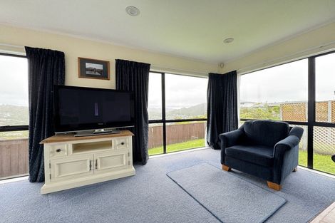 Photo of property in 16 Cathie Place, Karori, Wellington, 6012