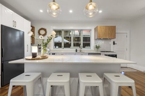 Photo of property in 55 Chislehurst Street, Henderson, Auckland, 0612