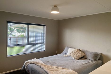 Photo of property in 127 Apollo Parade, Milson, Palmerston North, 4414