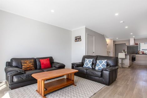 Photo of property in 19/9u Surrey Street, Tawa, Wellington, 5028
