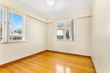 Photo of property in 20 Stokes Avenue, Te Atatu Peninsula, Auckland, 0610