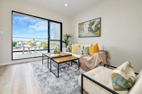 Photo of property in 2/644 Te Atatu Road, Te Atatu Peninsula, Auckland, 0610