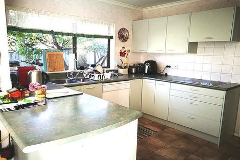 Photo of property in 1/28 Bernie Edwards Place, Botany Downs, Auckland, 2010