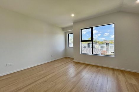 Photo of property in 523f Pakuranga Road, Howick, Auckland, 2010
