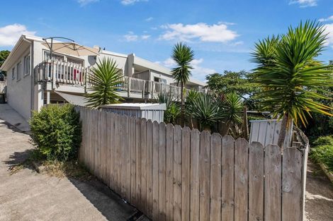 Photo of property in 15/242 Great North Road, Henderson, Auckland, 0612