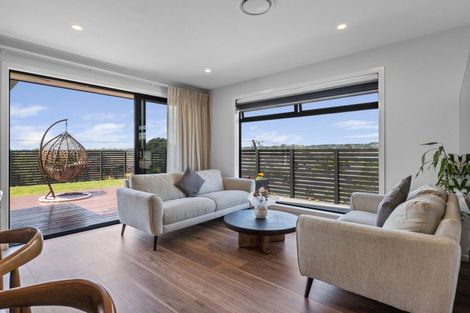 Photo of property in 40 Barrett Road, Whalers Gate, New Plymouth, 4310