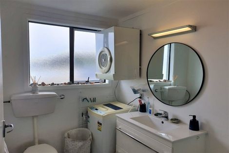 Photo of property in 102u6 Lyall Parade, Lyall Bay, Wellington, 6022