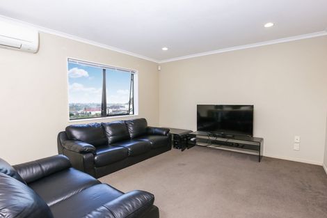 Photo of property in 20 Exotic Place, Massey, Auckland, 0614