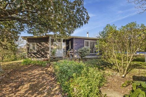 Photo of property in 3 Armstrong Avenue, Waitara, 4320