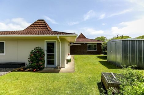 Photo of property in 4 Woodleigh Street, Frankleigh Park, New Plymouth, 4310