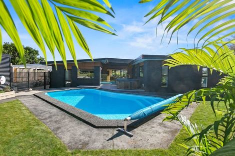 Photo of property in 5b Wesley Avenue, Frankleigh Park, New Plymouth, 4310