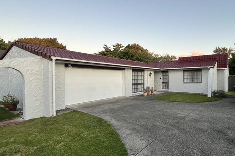 Photo of property in 26 Donzella Place, Conifer Grove, Takanini, 2112