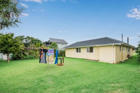Photo of property in 22 Hohiria Street, Waikanae Beach, Waikanae, 5036