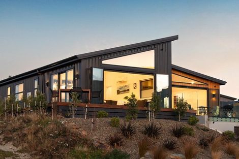 Photo of property in 9 Mcneil Crescent, Wanaka, 9305