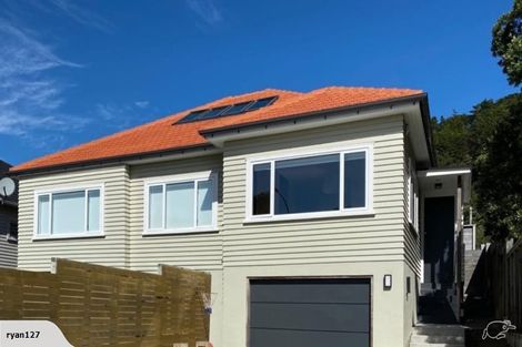 Photo of property in 16 Burnham Street, Seatoun, Wellington, 6022