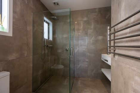 Photo of property in 2 Kotare Drive, Wanaka, 9305