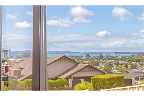 Photo of property in 66 Grovenor Drive, Orewa, 0931