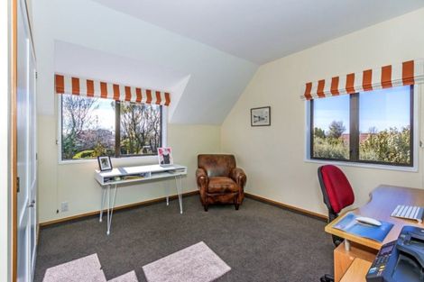 Photo of property in 27 Dovedale Avenue, Ilam, Christchurch, 8041