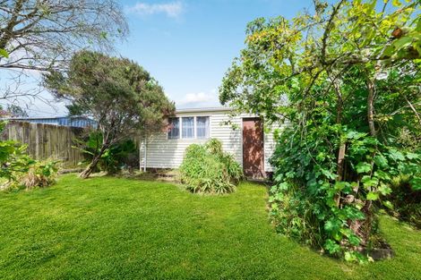 Photo of property in 9 Kaikoura Street, Henderson, Auckland, 0612