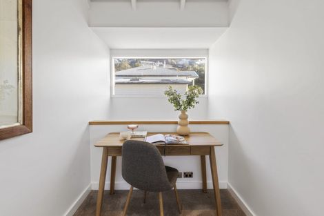 Photo of property in 18 Forres Street, Seatoun, Wellington, 6022