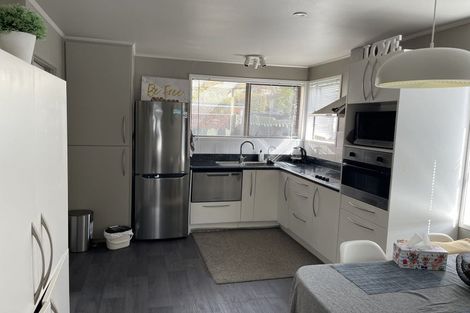 Photo of property in 10 Granville Drive, Massey, Auckland, 0614