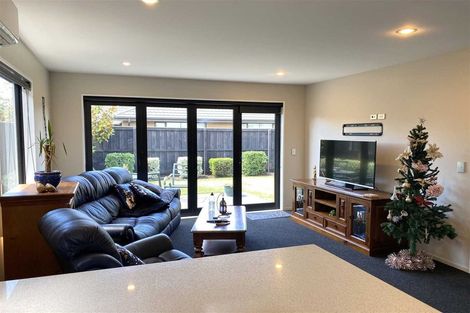 Photo of property in 67 Faringdon Boulevard, Rolleston, 7615