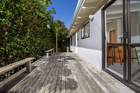 Photo of property in 2/17 Winifred Avenue, Bayview, Auckland, 0629