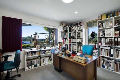 Photo of property in 3 Karina Road, Merrilands, New Plymouth, 4312