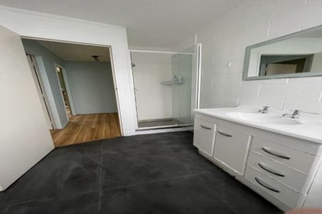 Photo of property in 102u1 Lyall Parade, Lyall Bay, Wellington, 6022