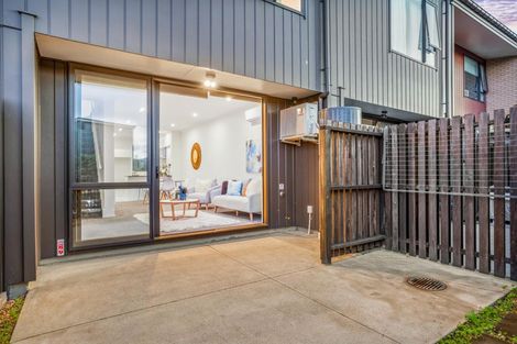 Photo of property in 26 Hobsonville Point Road, Hobsonville, Auckland, 0616