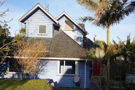 Photo of property in 38 Tyrico Close, Unsworth Heights, Auckland, 0632