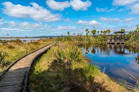 Photo of property in 6/5 Peachgrove Road, Te Atatu Peninsula, Auckland, 0610