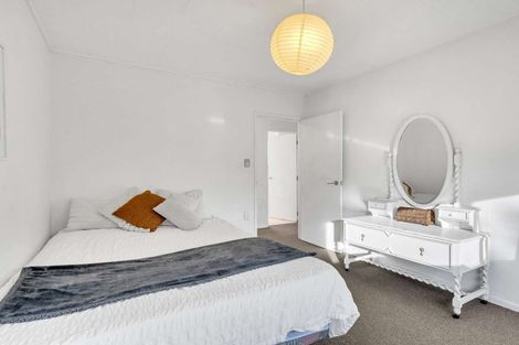 Photo of property in 2 Ashford Place, Havelock North, 4130