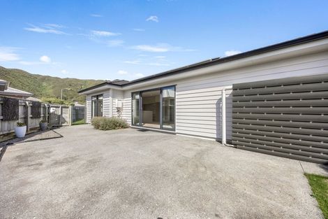 Photo of property in 13 Henrietta Maxwell Grove, Wainuiomata, Lower Hutt, 5014