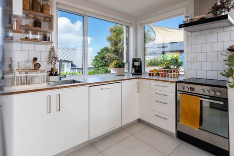 Photo of property in 30 Mandalay Terrace, Khandallah, Wellington, 6035
